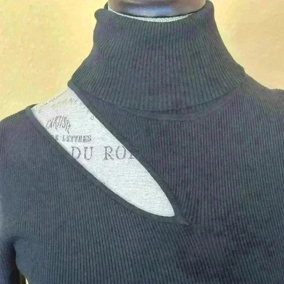 A.L.C. “West” Turtleneck Dress With Cut-Out Shoulder Dark Green Small NWOT! - Picture 4 of 8